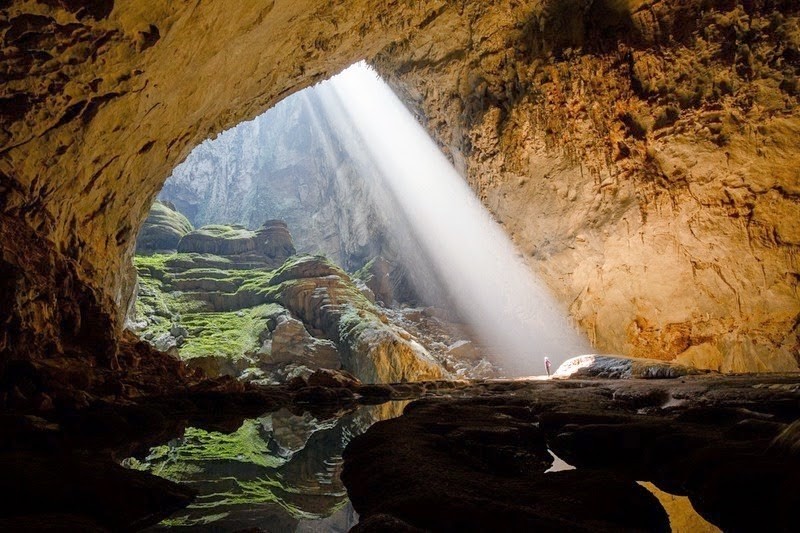Pemandangan didalam gua Hang Son Doong