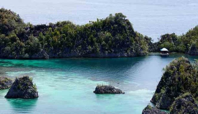 Keindahan alam Pulau Raja Ampat