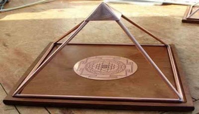 Piramida tembaga buatan sendiri