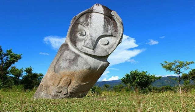 Patung mistrius di Sulawesi Tengah