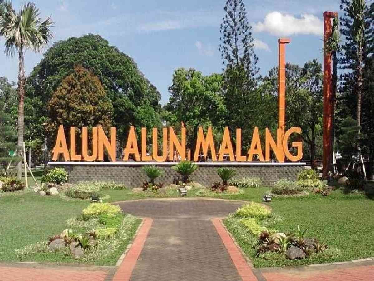 Alun - alun Merdeka Malang