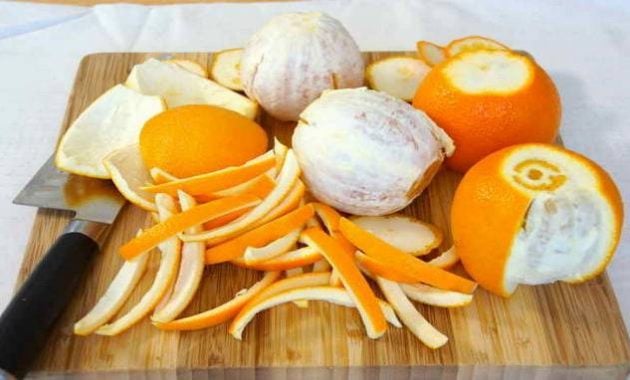 Cara mengupas kulit jeruk 